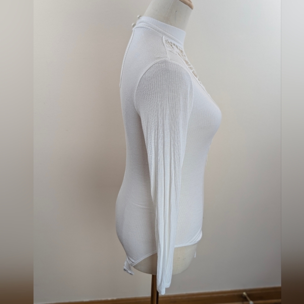 Charlotte Russe Women's Size Small White Lace Front Long Sleeve Bodysuit, NWT - Picture 4 of 12